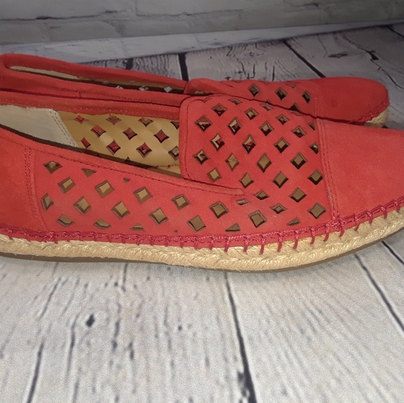 Shoes - Picture 3 of 5